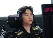 3377-包含Doinb回归赛场，惊险取胜首场状态亮眼，公牛观众沸腾！的词条