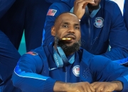 3377体育-詹姆斯迎来十赛季出色发挥，C9观众热烈欢呼！赛场气氛高涨的简单介绍