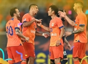 3377- 国际比赛日阿贾克斯强势反弹：亚冠节点到来，引发热议，赛程密集仍需轮换